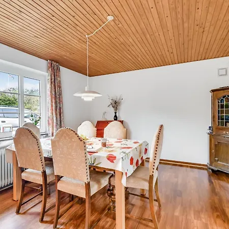 Stunning In With Wifi And 3 Bedrooms 2 Holiday home *